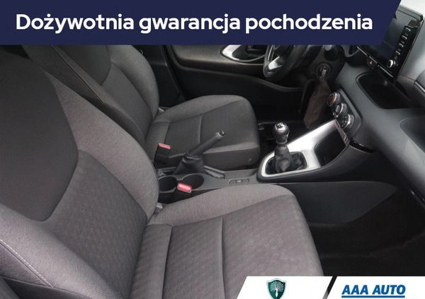 Toyota Yaris cena 67000 przebieg: 47823, rok produkcji 2022 z Tychowo małe 211